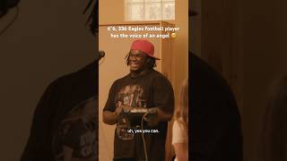 6”6 336… with the voice of an angel 😭👏 Eagles tackle JORDAN DAVIS CAN SING christmas shorts [upl. by Jocelyne920]