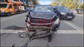 Mașină înmatriculată în Ucraina implicată întrun accident rutier pe bulevardul Alexandru Lăpușneanu [upl. by Raimes]