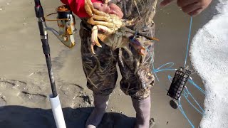 How to Catch Dungeness Crab with Snares Tutorial Bonus How to snap your pole by overloading it [upl. by Seyah926]