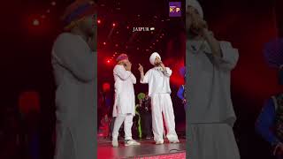 Diljit Dosanjh Diljit Dosanjh dances with a fan on stage [upl. by Gnoud535]