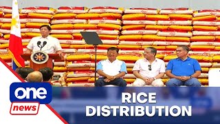 Mar Roxas joins PBBM in distributing rice in Capiz [upl. by Valdes]