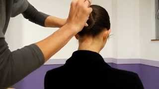 Comment faire un chignon de danse classique [upl. by Euqinad]