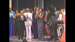 Diana Ross amp Patti Labelle  I Wanna Know What Love Is Live Apollo Theatre 1985 [upl. by Bail816]