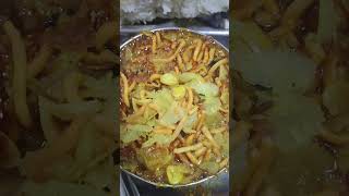 misal puneri upvas snacks spicy tasty tikhat zanzanit wow food paav ssweetysweetaworld [upl. by Rezzani875]