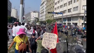 Cercado de Lima Manifestantes bloquean la Av Abancay en pleno APEC 2024 [upl. by Inafets771]