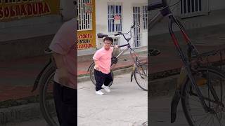 La bicicleta se creció 🤣 [upl. by Cordeelia433]