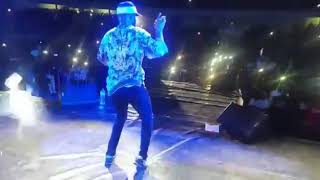 Le King Fally Ipupa démonstration dance jeux de rein [upl. by Ecitnerp444]