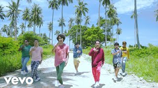 KmengKhmer  ឆ្ងាយតែកាយ Far Away Official MV [upl. by Natanoy460]