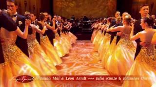 Semperopernball Dresden  Einzug der Debütanten 2015 [upl. by Auberbach]