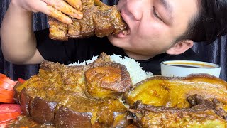 EATING DELICIOUS HUGE PORK BELLY amp PORK RIBS JUICY PORK CURRY EXTRA GRAVY  NORTHEAST INDIA 🇮🇳 [upl. by Oicram846]