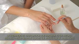 Cómo utilizar correctamente el empujador de cutículas  Tips para Manicura [upl. by Ailedua]