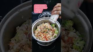 Easy leftover rice bowl recipe 🍚trending recipe youtubeshorts cooking DreamerSakshirice 😋 [upl. by Mehta]