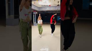 Aap bhi practice karna chahonge😘♥️practicevideo shortsfeed dancepractice dancevideo shorts [upl. by Wunder]