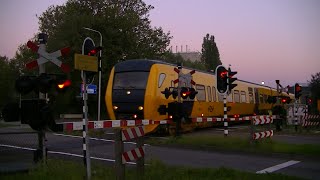 Spoorwegovergang Zwolle  Dutch railroad crossing [upl. by Josler]