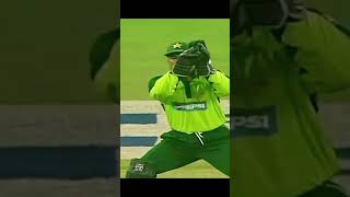 Shoaib Akhtar vs Sachin Tendulkar India vs Pakistan 2004 funny facts [upl. by Snashall112]