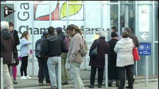 Angoulême des grillages antiSDF sur les bancs publics [upl. by Norwood]