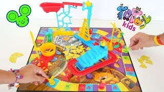 Totoykids juega a Quién agarra más Quesos🧀con el juego del Ratoncito Niños contra Niñas [upl. by Corydon]