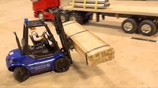 LOADING WARS  BATTLE of the BACKUPS RC FORKLIFT FIGHTS [upl. by Anitsua]