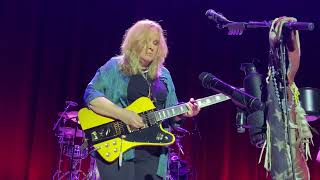 Melissa Etheridge soloing on new Guitar named Betty White [upl. by Obrien]