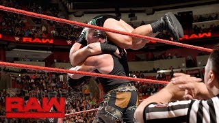 Braun Strowman vs Rhyno Raw Jan 1 2018 [upl. by Notlit]