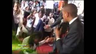 REUNION DU SAINT ESPRIT AVEC LE PROPHETE JOEL FRANCIS TATU 2010 [upl. by Anirual915]