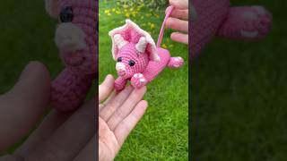 So cute crochet triceratops key cover crochetanywhere crochetkeycover crochetkeyholder [upl. by Igor]