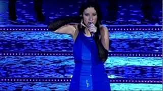 Laura Pausini  Se Fue live [upl. by Ahsenot960]