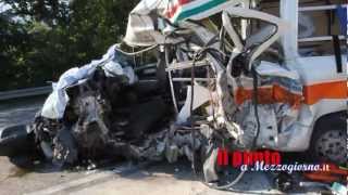 Incidente sulla superstrada Cassino Sora coinvolta unambulanza muore il conducente [upl. by Yzus]