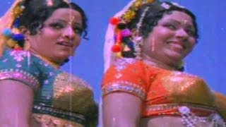 Vichitra Jeevitham Songs  Gummadamma Gummadi  ANR  Vanisree  Jayasudha [upl. by Filipe]