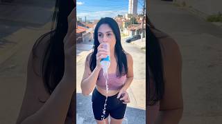 Jeito certo de beber água lk humortiktok humor tiktok viral [upl. by Barbra583]