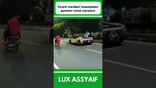 MOBIL FERARRI MEMBERI KESEMPATAN PEMOTOR UNTUK MEREKAM shorts [upl. by Krissy]