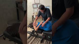 Aprende Cómo Hacer un Ajuste Quiropráctico en la Zona Lumbar para Eliminar el Dolor Lumbar [upl. by Ardnasxela]