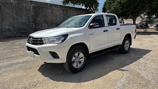 Toyota Hilux SR 2017 [upl. by Graybill]