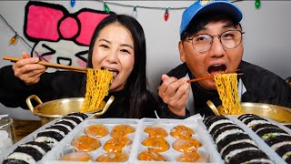 Trying TRADER JOE’S KIMBAP  SPICY SEAFOOD NOODLES  SEAFOOD CHEWY DUMPLINGS l MUKBANG [upl. by Ylrehc]