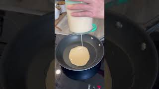 Teigmischer amp spender von Pampered Chef®  Handhabung  Pancakes [upl. by Ahsikat902]