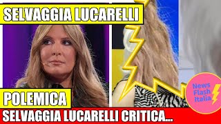 SELVAGGIA LUCARELLI ATTACCA PLATINETTE POLEMICA SOCIAL TRA GIURATE DI BALLANDO [upl. by Madian]