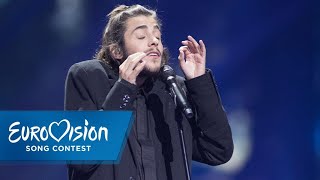 Salvador Sobral  quotAmar pelos doisquot  Eurovision Song Contest in Kiew [upl. by Broeker]