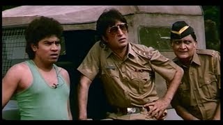 Inspector Shakti Kapoor brings Johnny Lever to the College to Identify the Killers Khiladi [upl. by Ytsanyd]