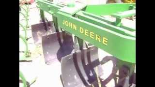 MOV09492 Arado John Deere 4 Rejas 72000 Pesos [upl. by Aynuat]