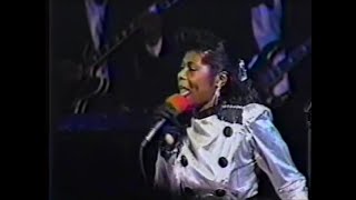 Gladys Horton of the Marvelettes  quotPlease Mr Postmanquot Live  1992 [upl. by Ehsrop]