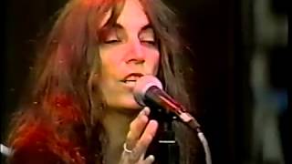 Patti Smith  HeartShaped Box Nirvana Cover Live Seattle 2000 [upl. by Etrem]