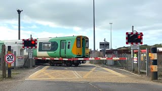 Newhaven Marine Level Crossing East Sussex [upl. by Sankaran]