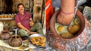 Most Entertaining Raita Kachori Wala of Firozabad🤩🤩 फुल ऑन मनोरंजन😂😂 Indian Street Food  UP [upl. by Aynatal]