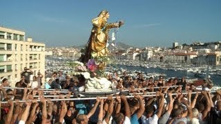 LAssomption fêtée à Paris et Marseille [upl. by Allicerp]