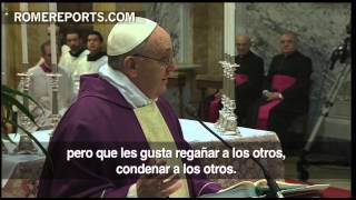 El Papa visita parroquia del Vaticano y saluda en la puerta a todos los asistentes [upl. by Acirne]