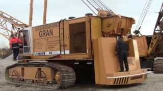 Aufnahme des 33Tonnen Kontergewichts  Pickup of the 33ton Counterweight  Liebherr HS882 Fa Gran [upl. by Akenet]