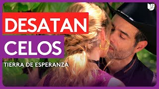 Santos ve a María Teresa y Marco besándose  Tierra de Esperanza  Capítulo 45 [upl. by Bocock]