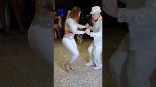 Duelo de bailadores🔥 en el balneario las brisas de jamundí 🌇 [upl. by Enyallij]