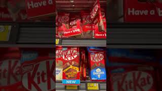 Shooing kitkatsatisfying woolworths endeavour hills australia [upl. by Ymmot]