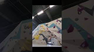 Neoliet Boulderbar Gelsenkirchen 1592024  red 6 Overhang fitness bouldering rockclimbinggym [upl. by Oranneg274]